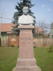 Köllő Miklós szobor